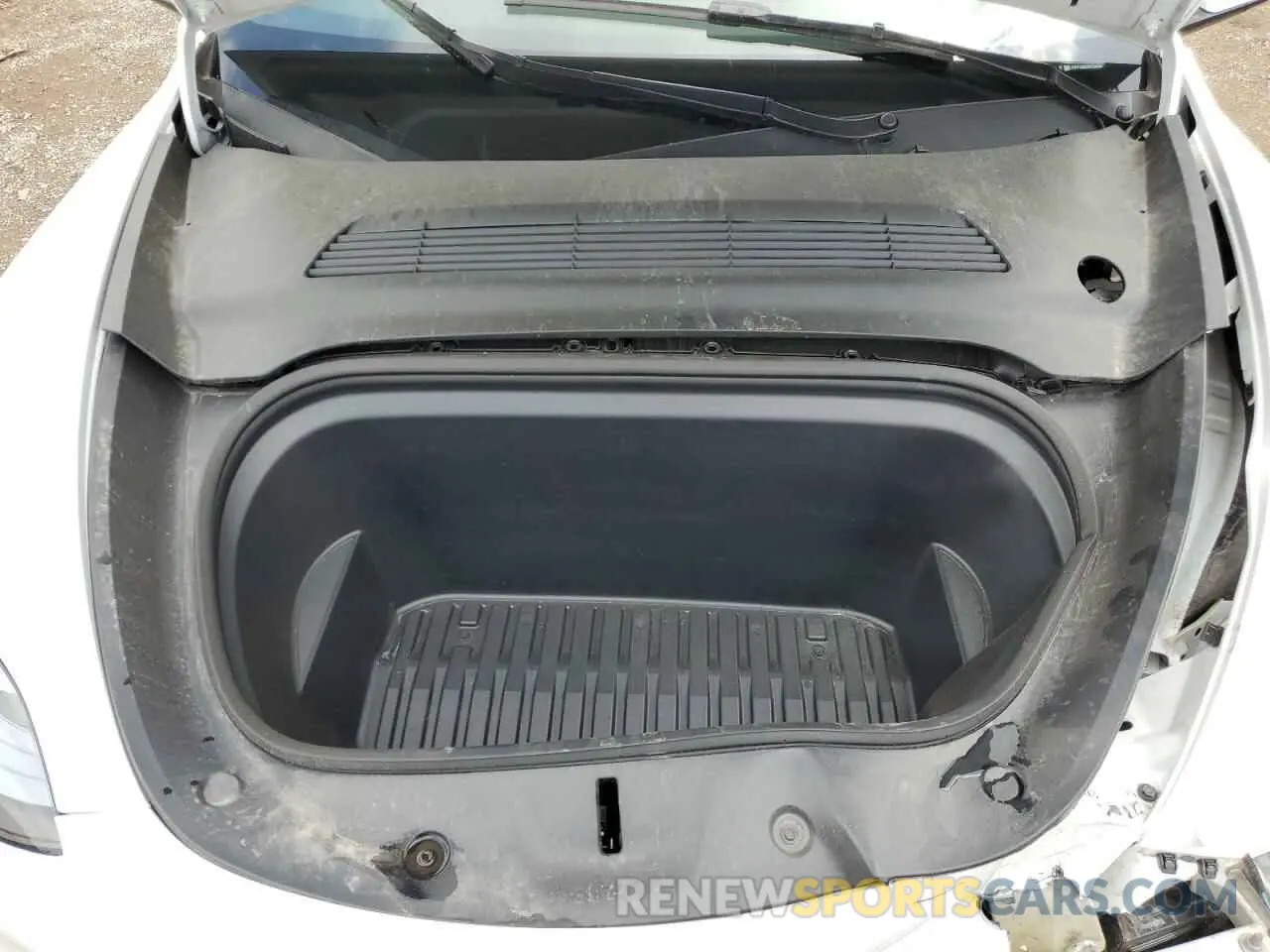 12 Photograph of a damaged car LRWYGDEE5PC266209 TESLA MODEL Y 2023