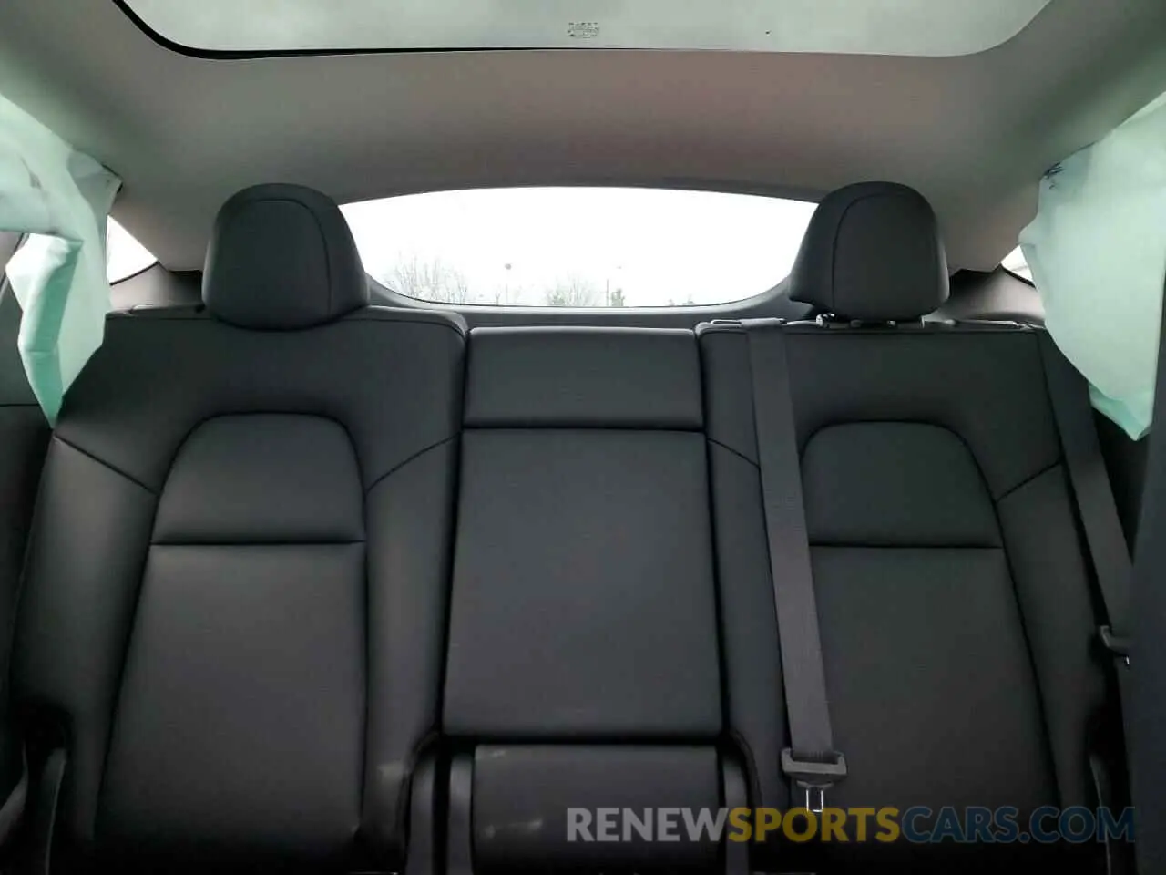 10 Photograph of a damaged car LRWYGDFD5PC164043 TESLA MODEL Y 2023