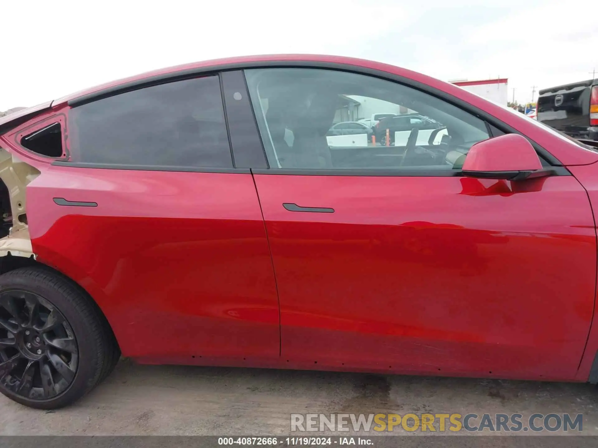 14 Photograph of a damaged car 7SAYGAEE0RF017553 TESLA MODEL Y 2024