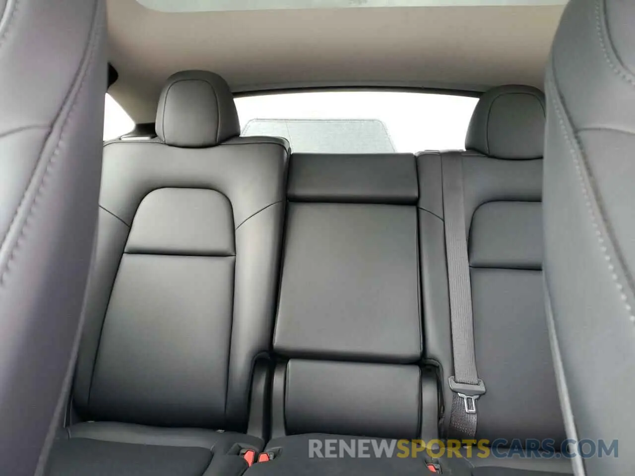 10 Photograph of a damaged car 7SAYGAEE0RF026401 TESLA MODEL Y 2024