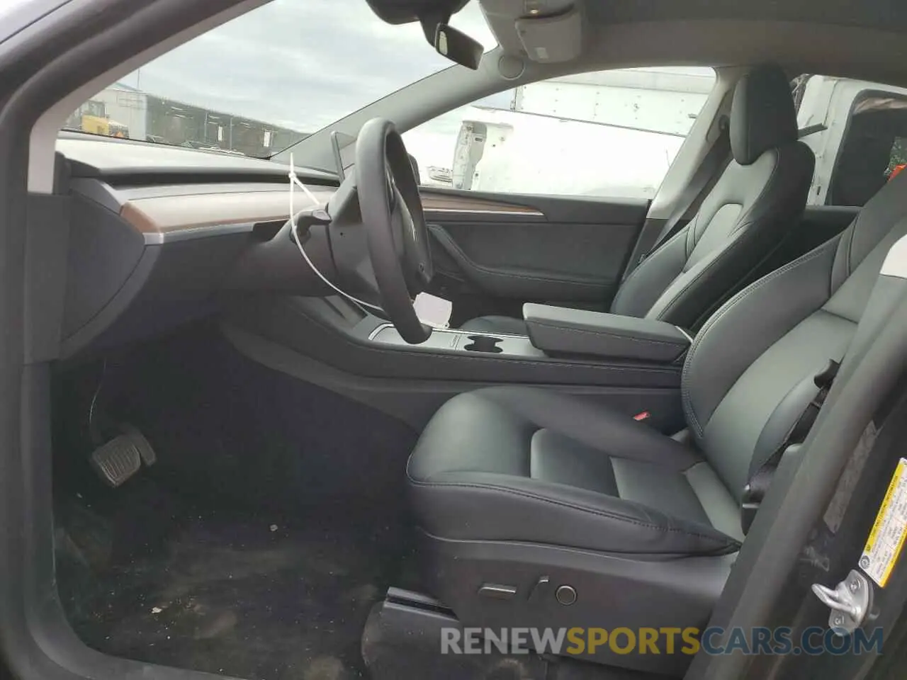 7 Photograph of a damaged car 7SAYGAEE0RF026401 TESLA MODEL Y 2024