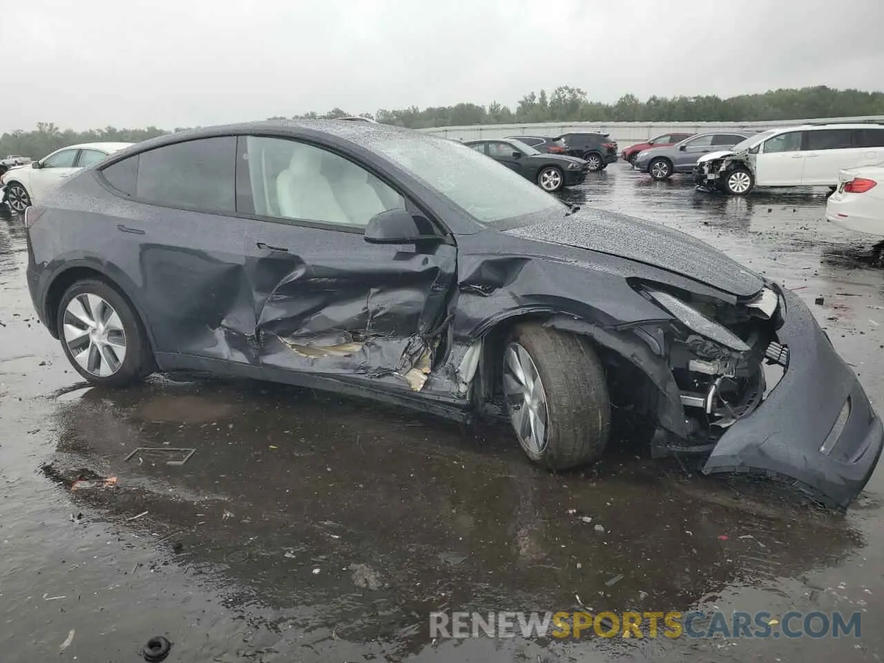4 Photograph of a damaged car 7SAYGAEE0RF072732 TESLA MODEL Y 2024