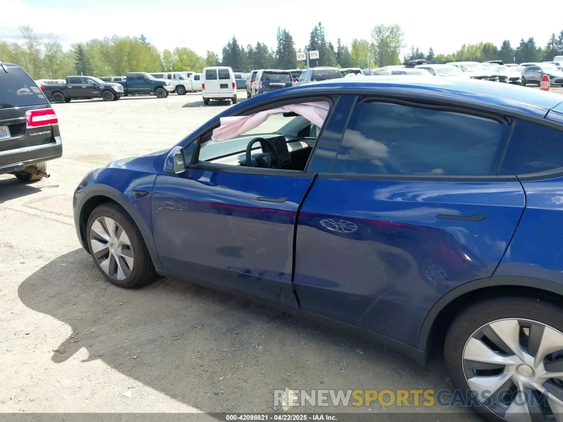 14 Photograph of a damaged car 7SAYGAEE0RF074822 TESLA MODEL Y 2024