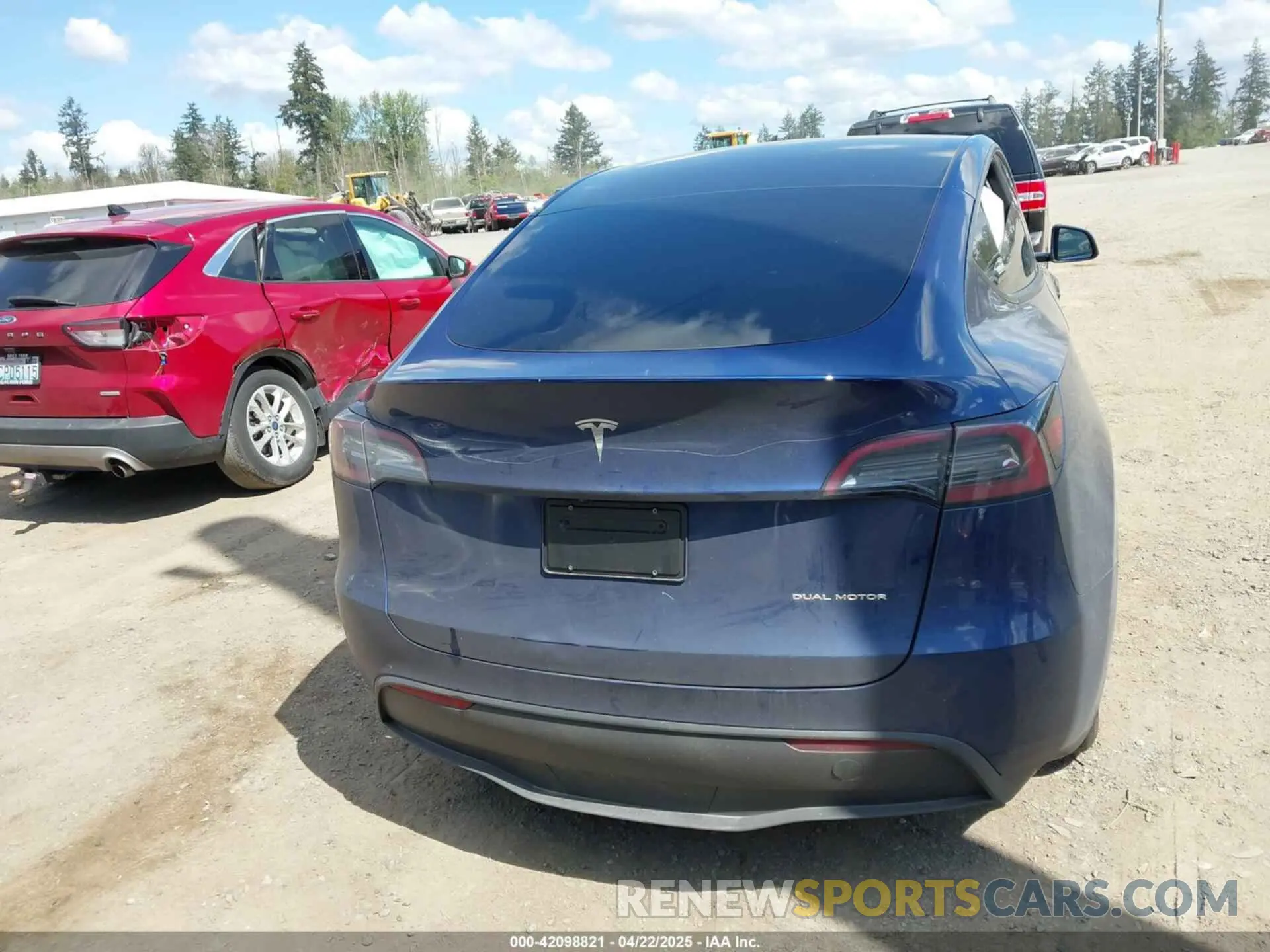 16 Photograph of a damaged car 7SAYGAEE0RF074822 TESLA MODEL Y 2024