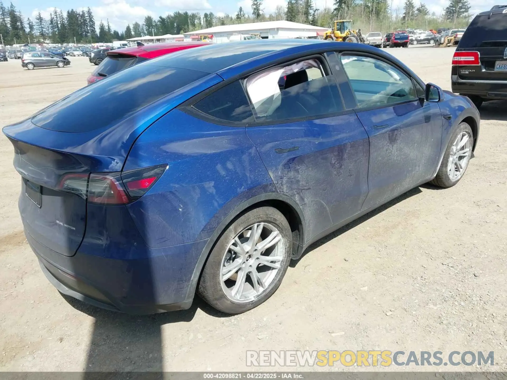 4 Photograph of a damaged car 7SAYGAEE0RF074822 TESLA MODEL Y 2024