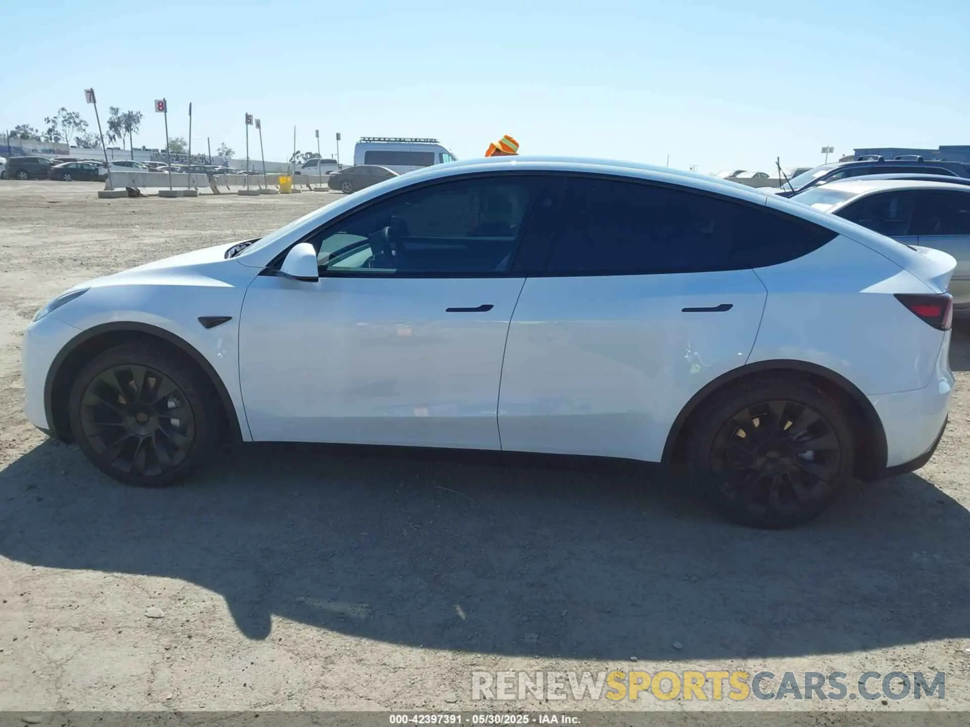 15 Photograph of a damaged car 7SAYGAEE1RF165825 TESLA MODEL Y 2024