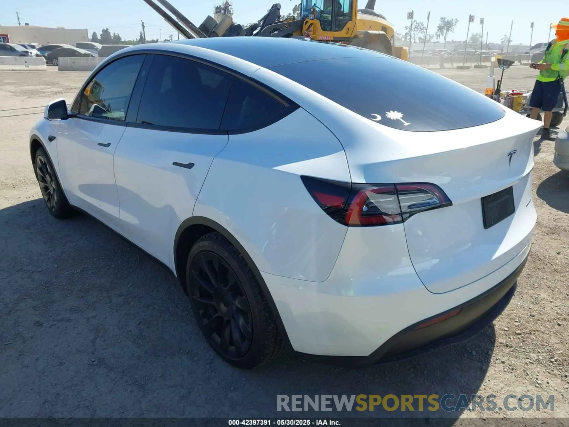 3 Photograph of a damaged car 7SAYGAEE1RF165825 TESLA MODEL Y 2024
