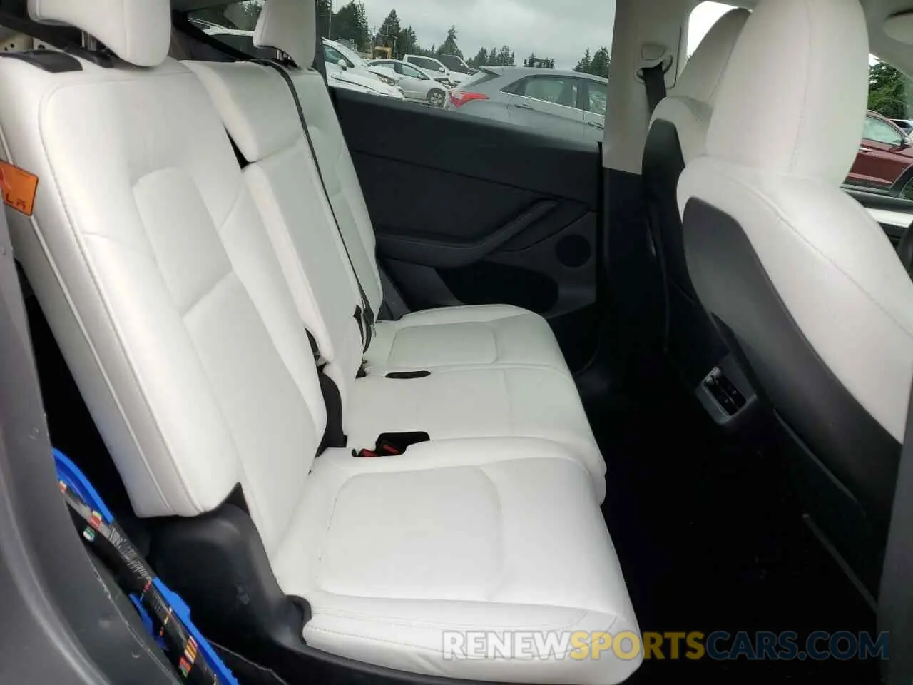 10 Photograph of a damaged car 7SAYGAEE1RF179143 TESLA MODEL Y 2024