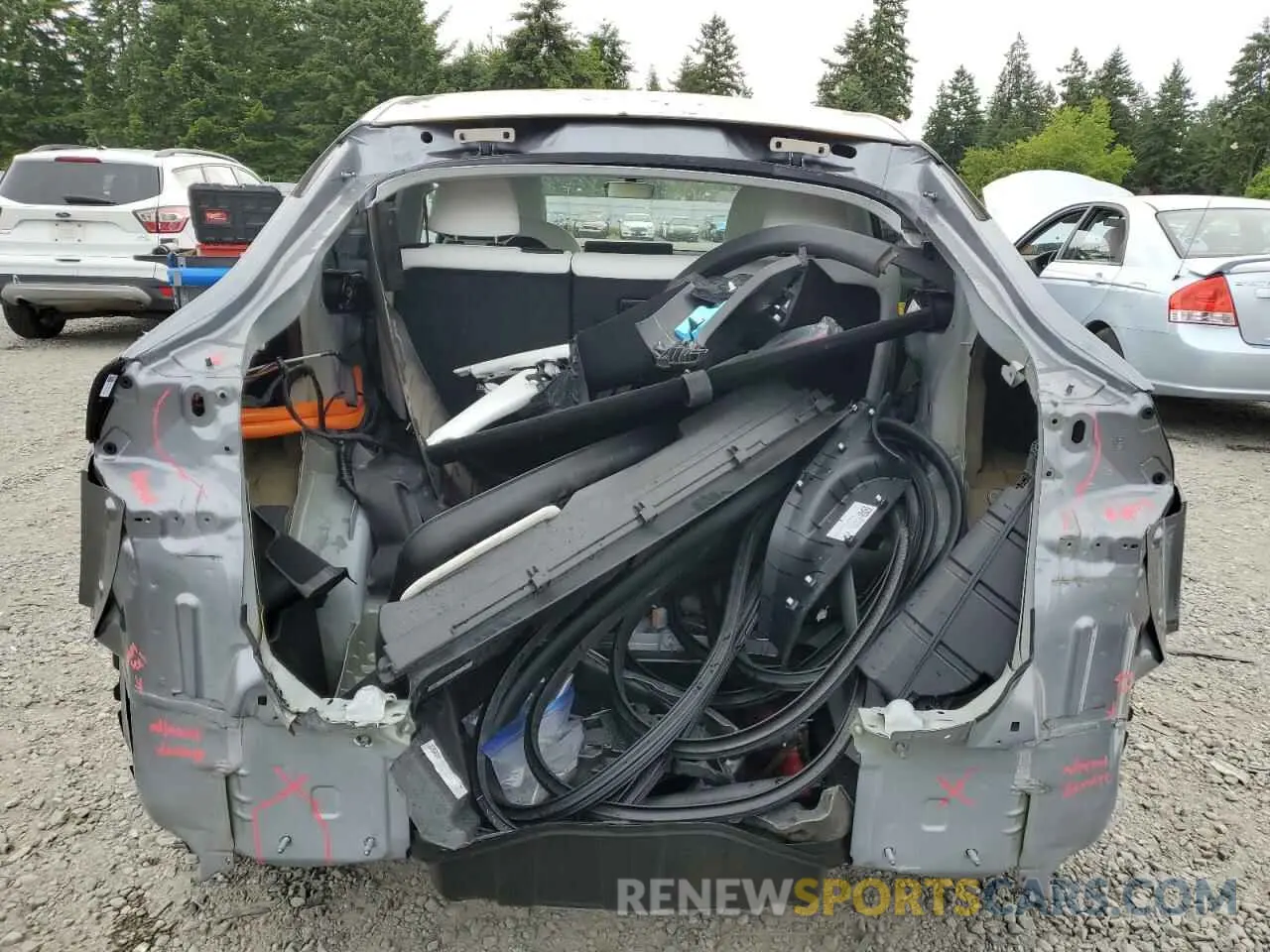 6 Photograph of a damaged car 7SAYGAEE1RF179143 TESLA MODEL Y 2024
