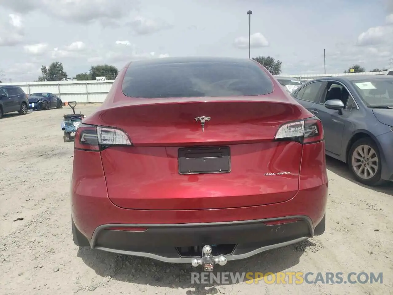 6 Photograph of a damaged car 7SAYGAEE2RF021409 TESLA MODEL Y 2024