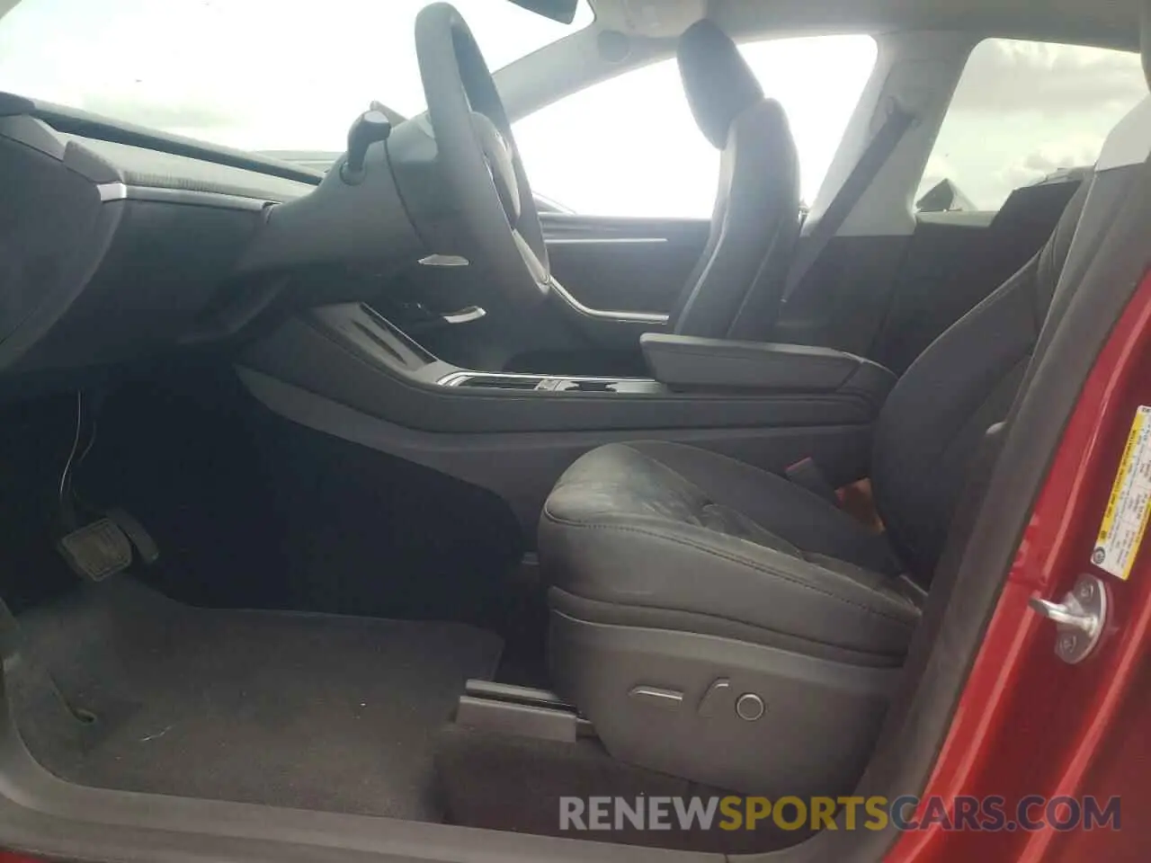 7 Photograph of a damaged car 7SAYGAEE2RF021409 TESLA MODEL Y 2024