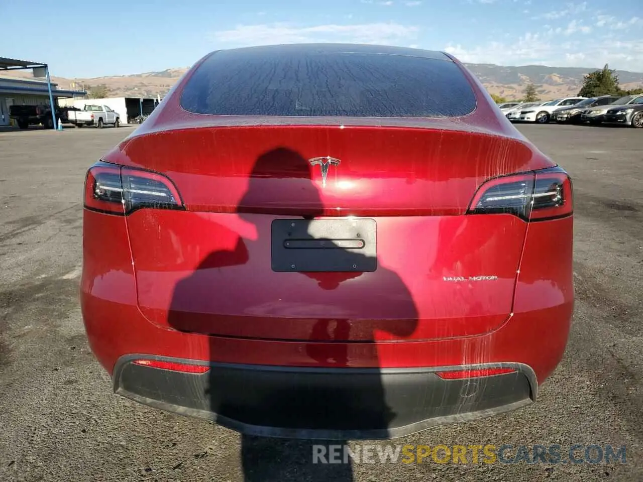 6 Photograph of a damaged car 7SAYGAEE2RF086437 TESLA MODEL Y 2024