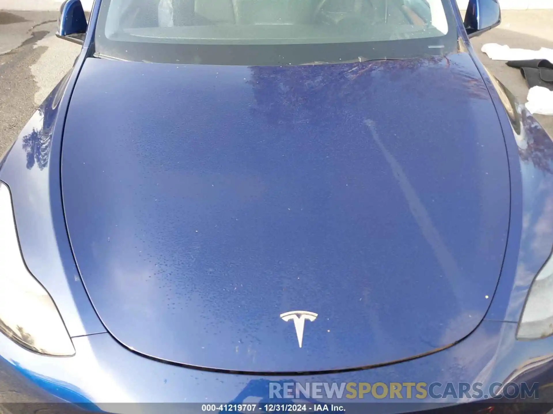 10 Photograph of a damaged car 7SAYGAEE2RF169768 TESLA MODEL Y 2024