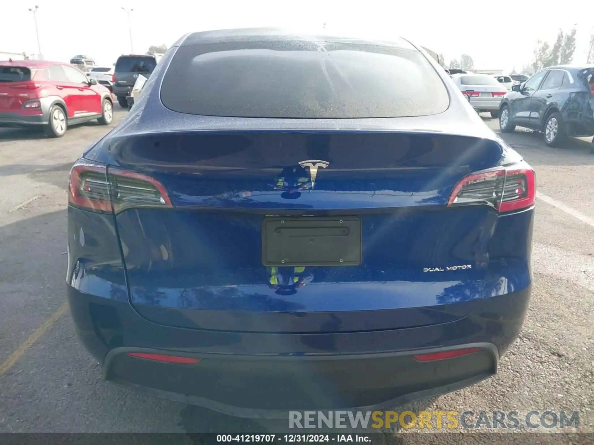 16 Photograph of a damaged car 7SAYGAEE2RF169768 TESLA MODEL Y 2024