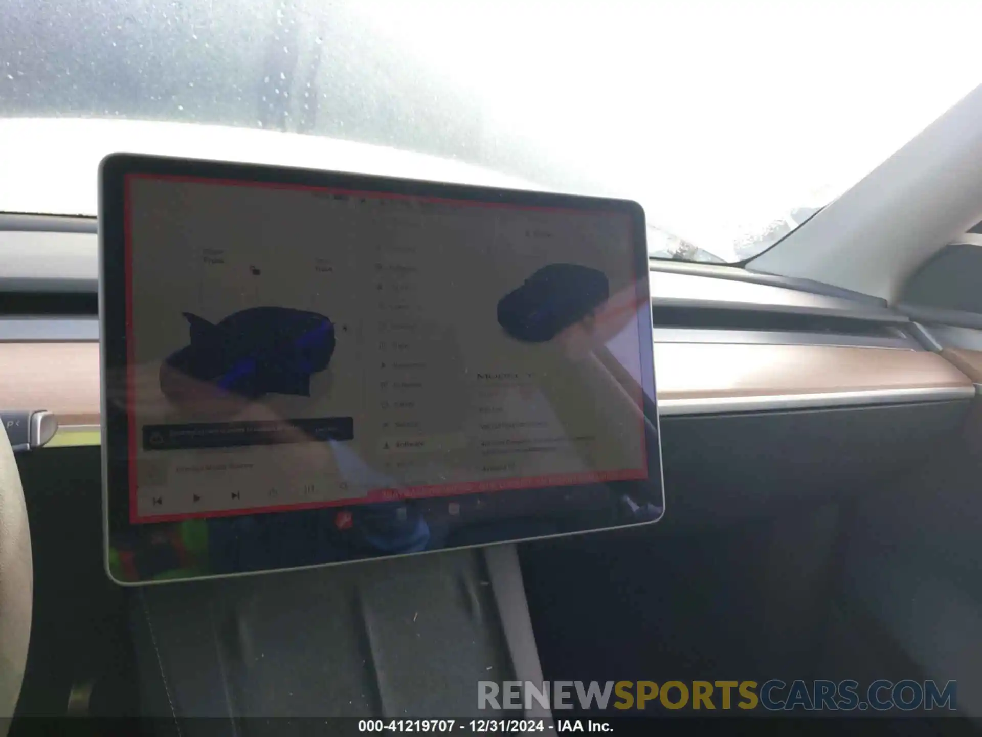 18 Photograph of a damaged car 7SAYGAEE2RF169768 TESLA MODEL Y 2024