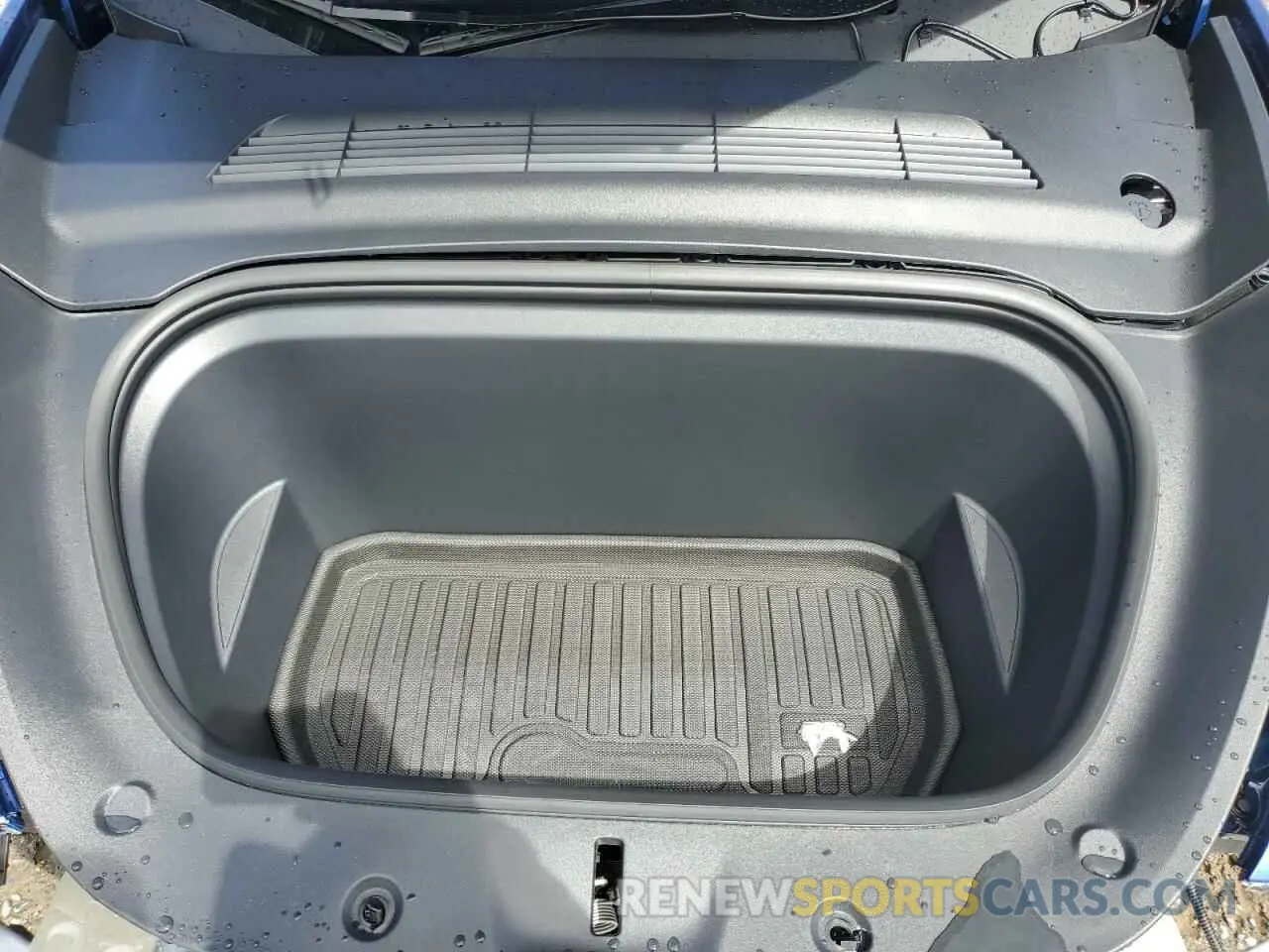 13 Photograph of a damaged car 7SAYGAEE2RF170161 TESLA MODEL Y 2024