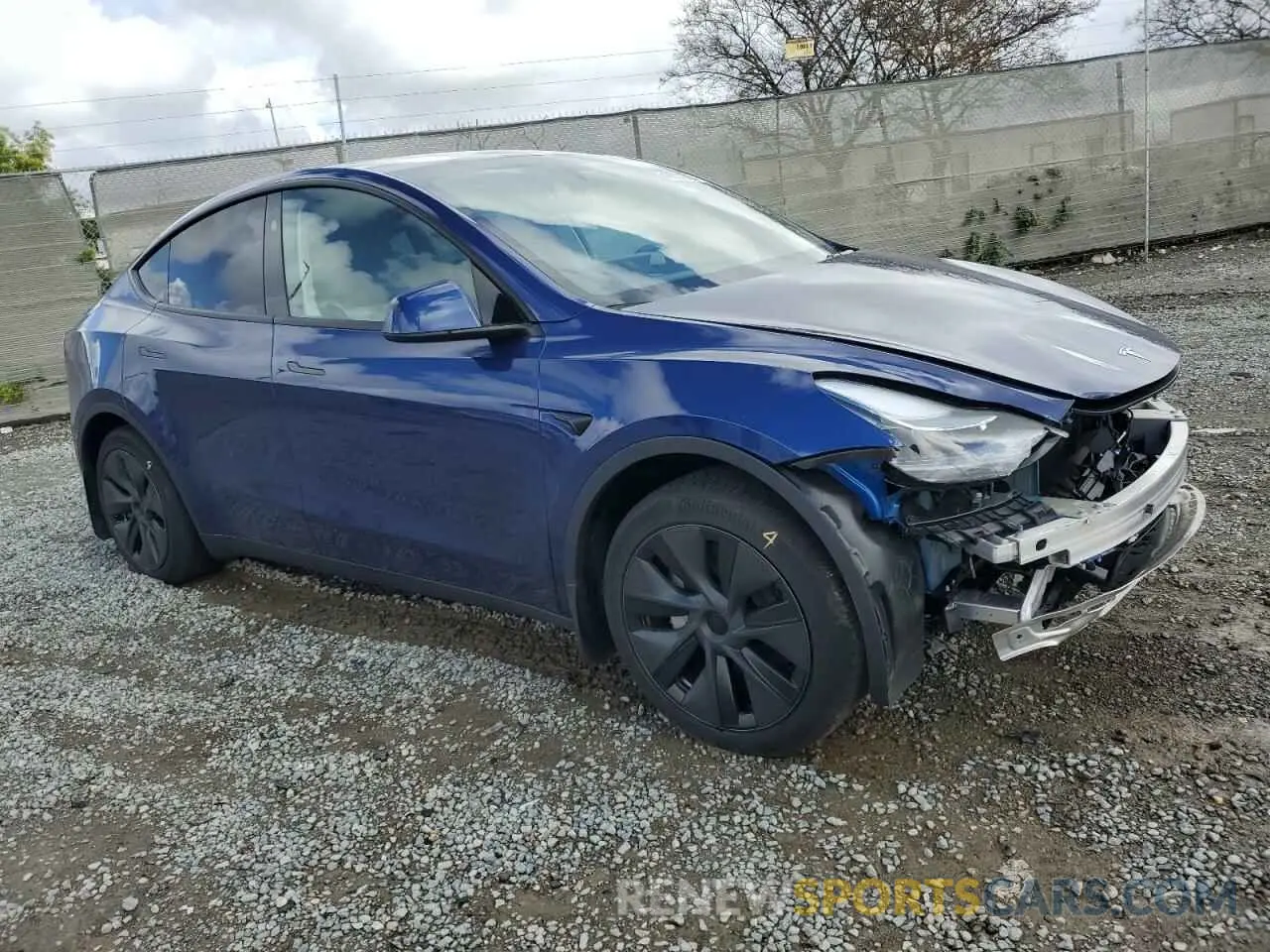 4 Photograph of a damaged car 7SAYGAEE2RF170161 TESLA MODEL Y 2024