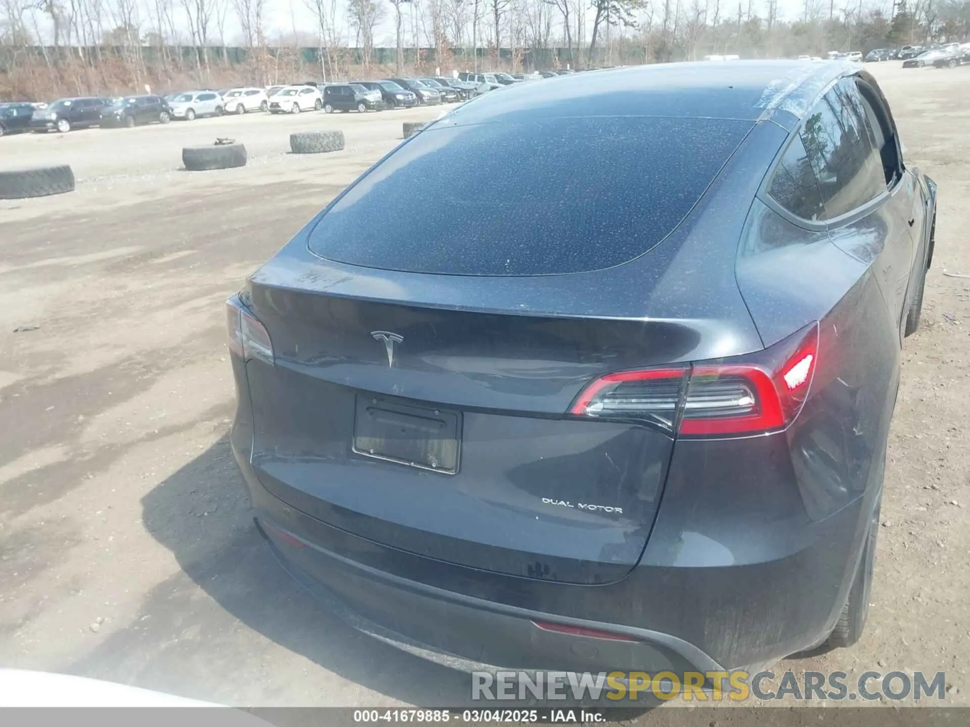 15 Photograph of a damaged car 7SAYGAEE2RF178437 TESLA MODEL Y 2024