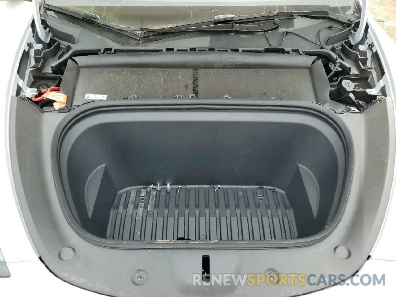 11 Photograph of a damaged car 7SAYGAEE2RF207192 TESLA MODEL Y 2024