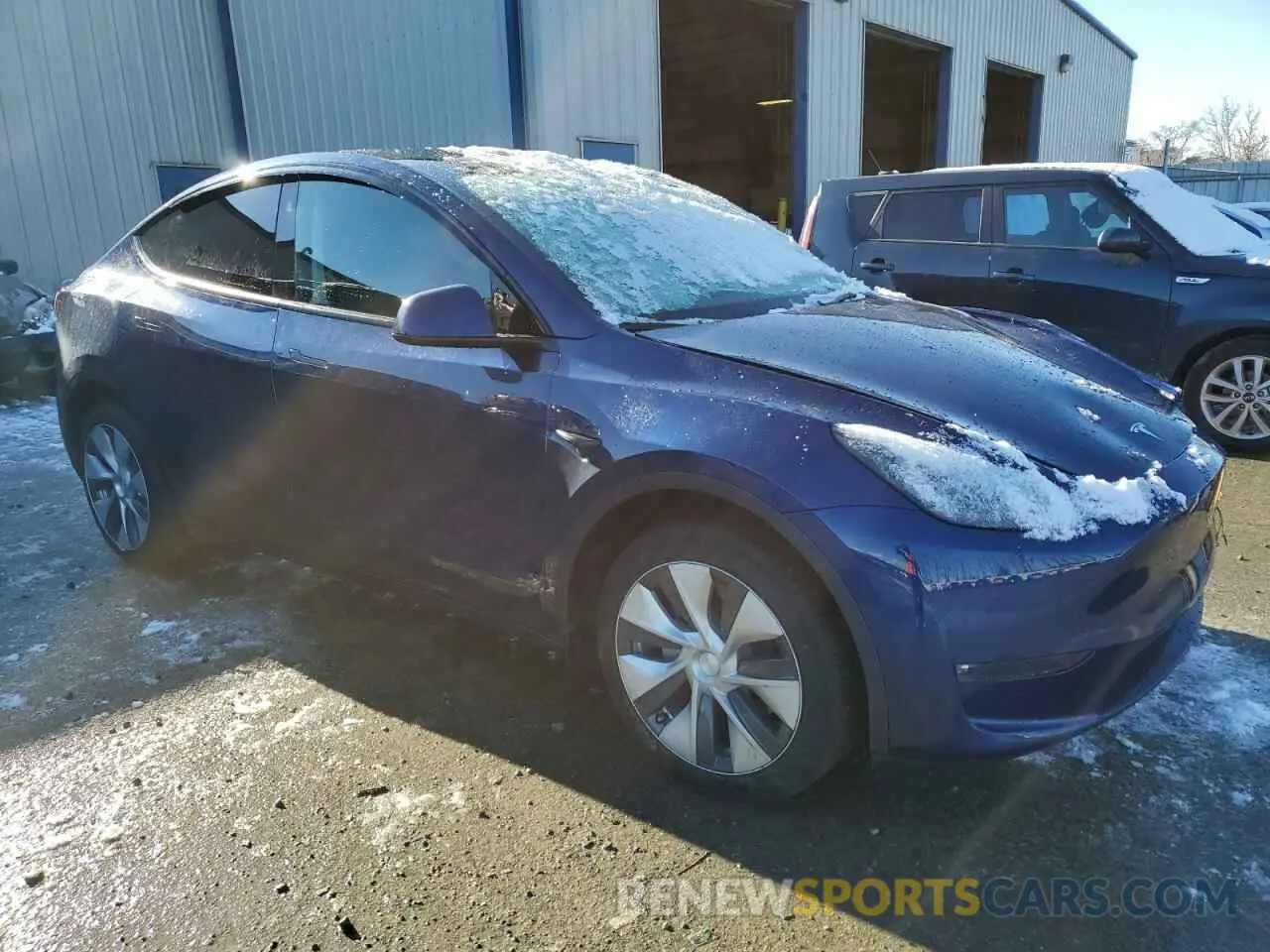 4 Photograph of a damaged car 7SAYGAEE2RF981359 TESLA MODEL Y 2024