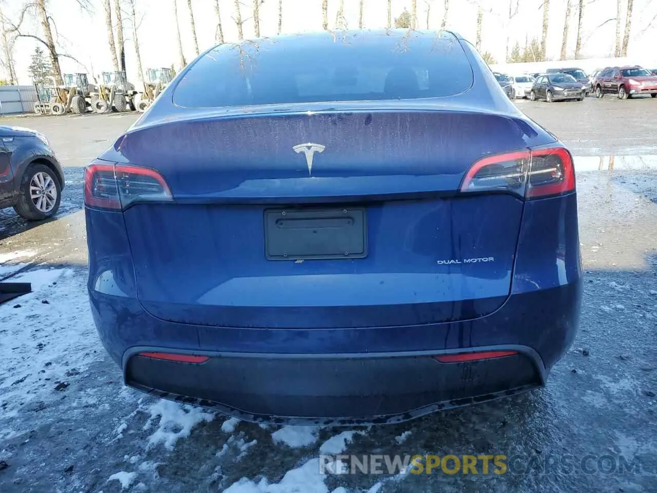 6 Photograph of a damaged car 7SAYGAEE2RF981359 TESLA MODEL Y 2024