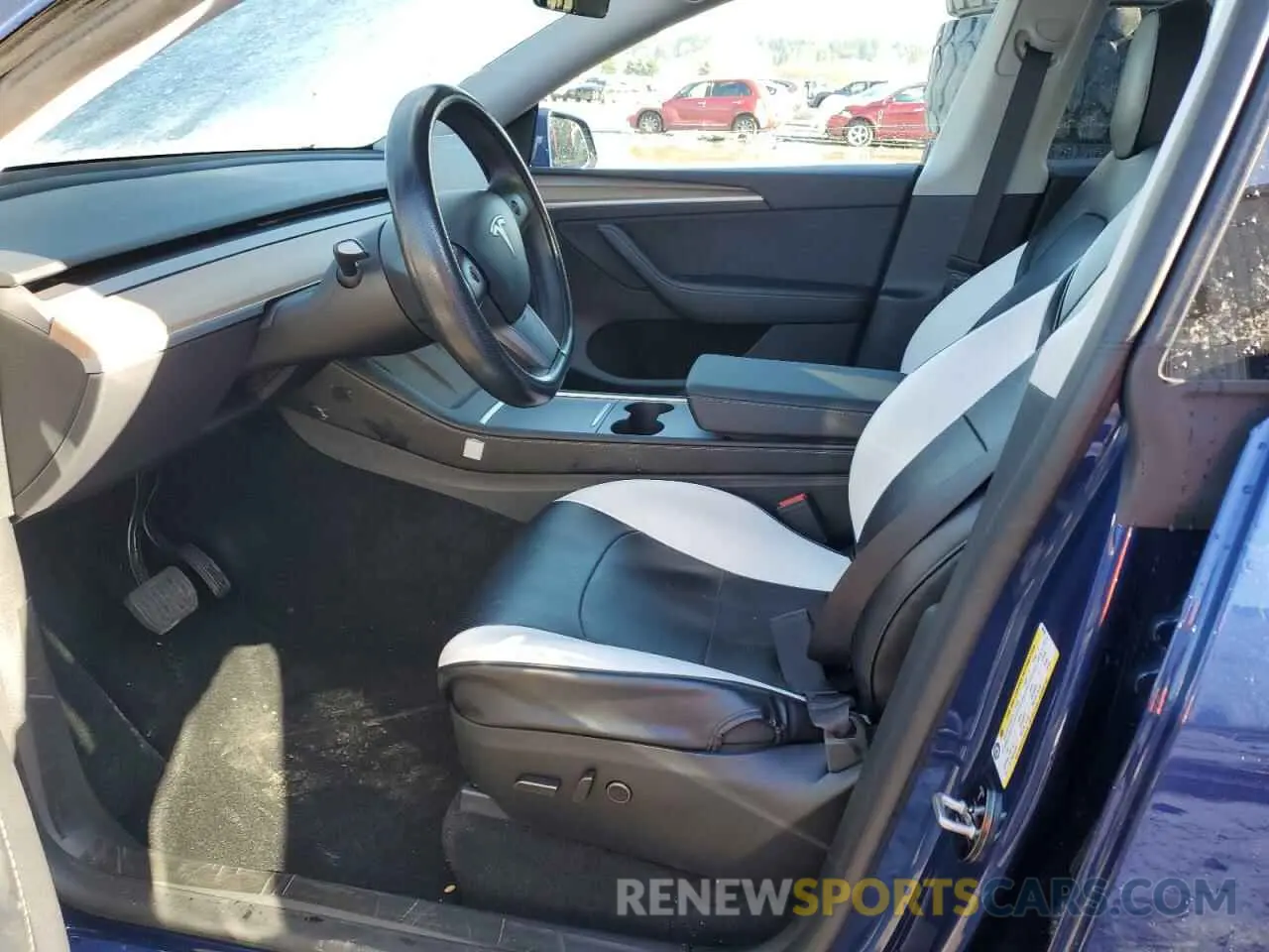 7 Photograph of a damaged car 7SAYGAEE2RF981359 TESLA MODEL Y 2024