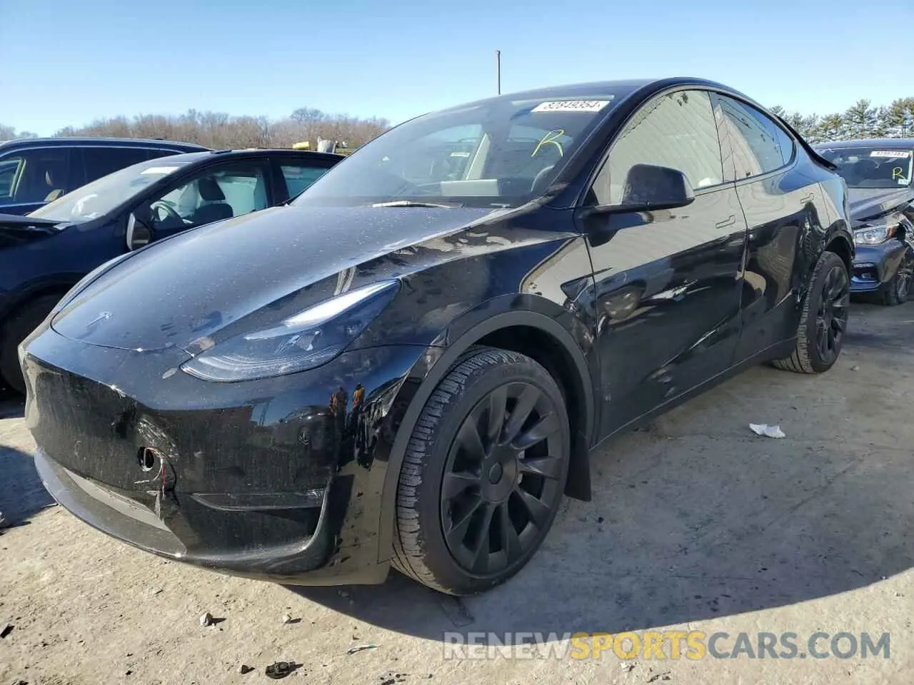 1 Photograph of a damaged car 7SAYGAEE3RF004232 TESLA MODEL Y 2024