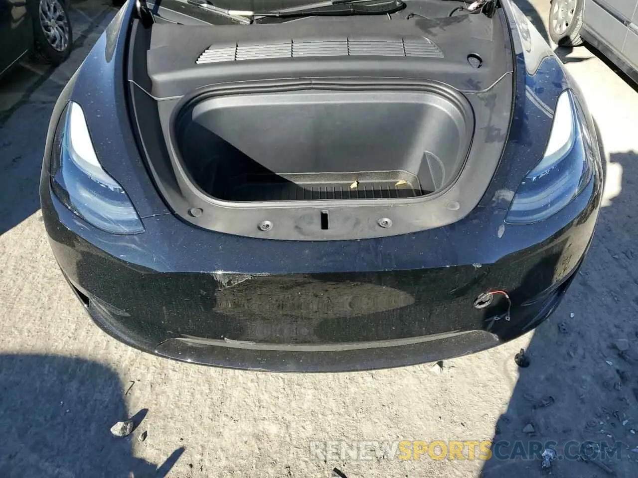 12 Photograph of a damaged car 7SAYGAEE3RF004232 TESLA MODEL Y 2024