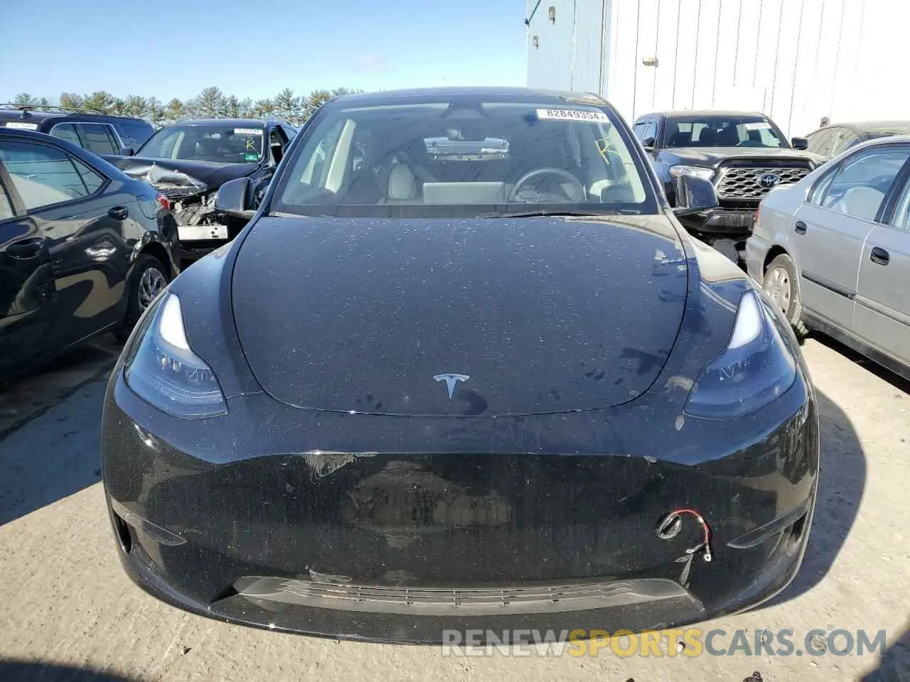 5 Photograph of a damaged car 7SAYGAEE3RF004232 TESLA MODEL Y 2024