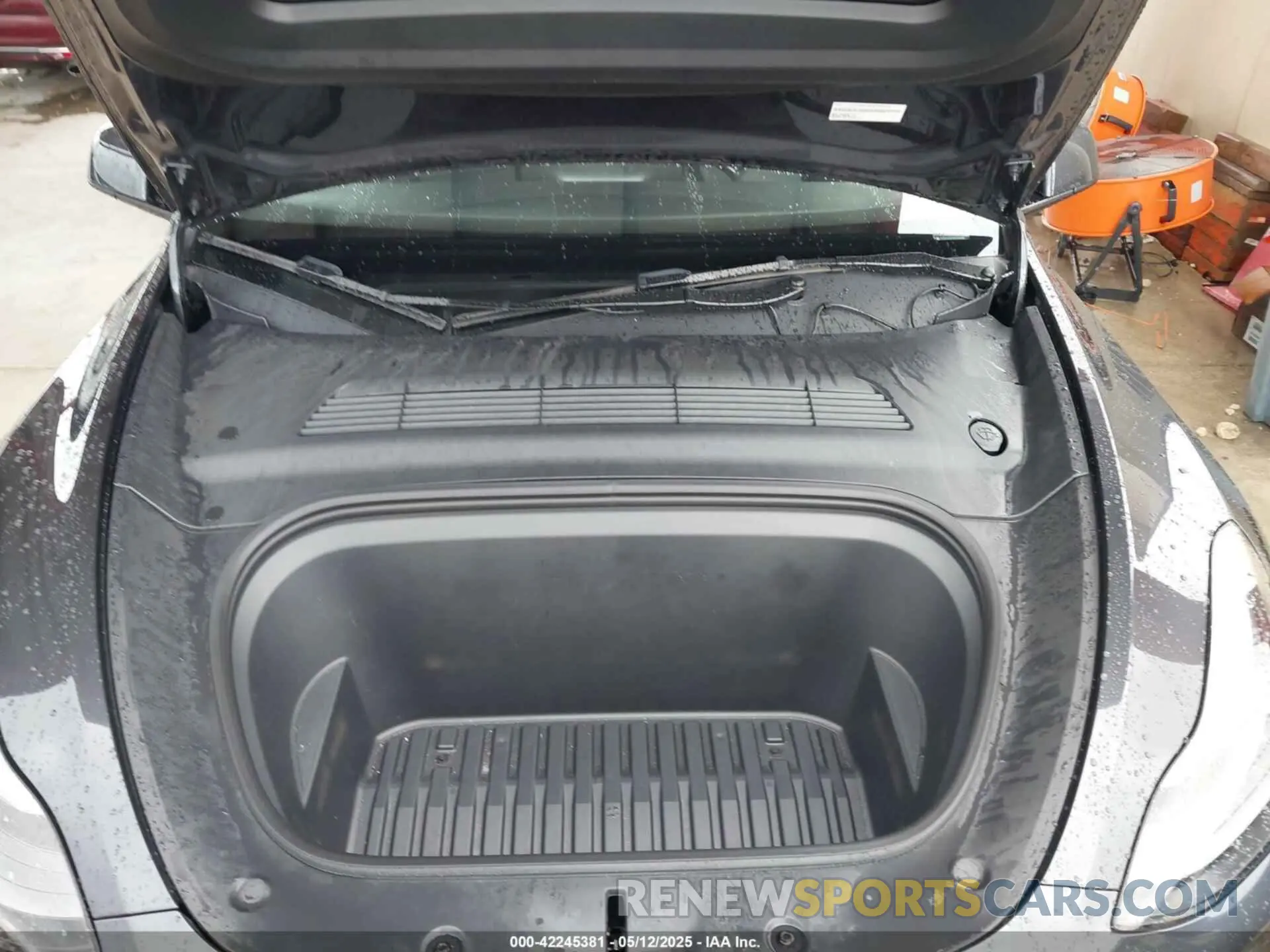 10 Photograph of a damaged car 7SAYGAEE3RF039918 TESLA MODEL Y 2024