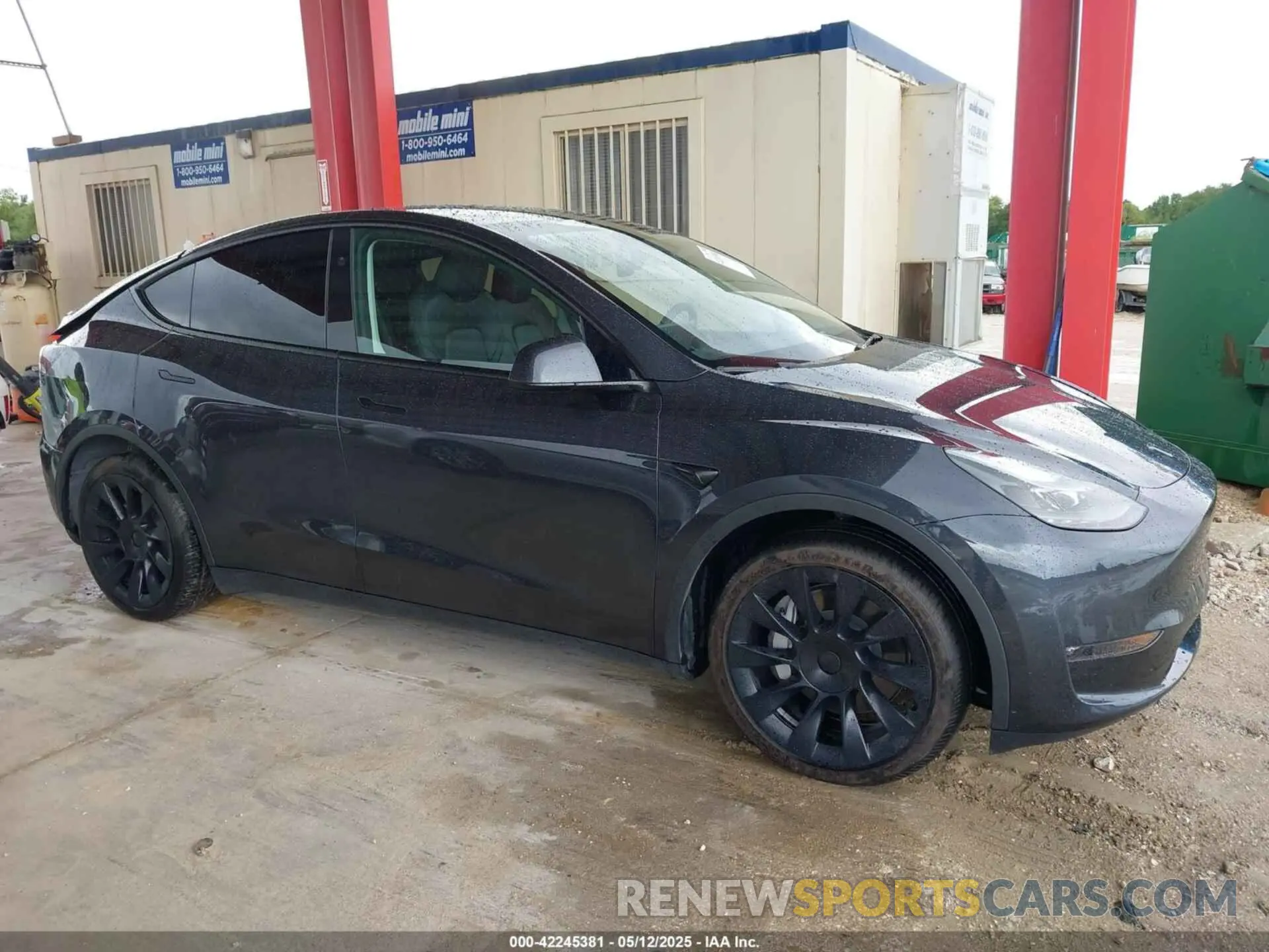 13 Photograph of a damaged car 7SAYGAEE3RF039918 TESLA MODEL Y 2024