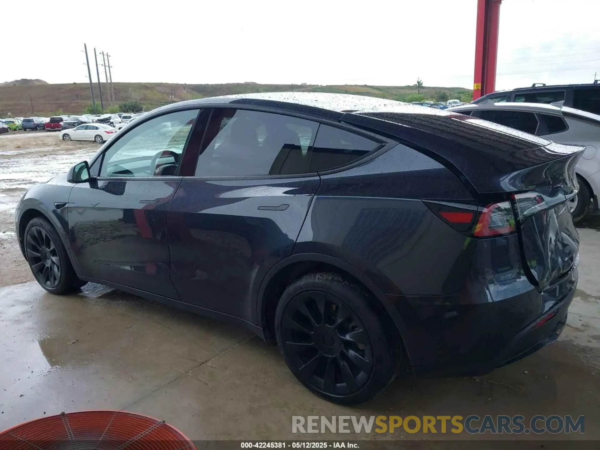 14 Photograph of a damaged car 7SAYGAEE3RF039918 TESLA MODEL Y 2024