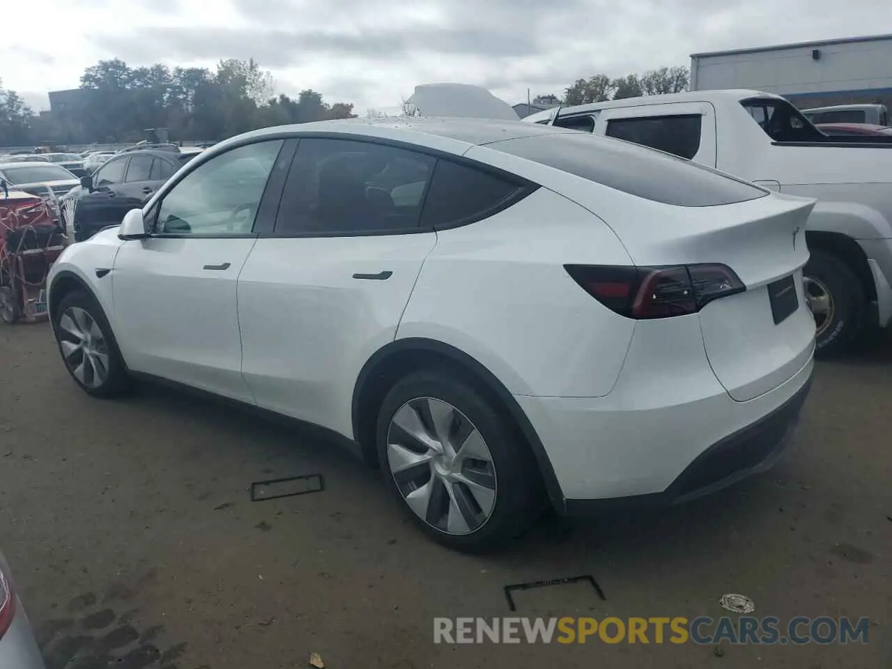 2 Photograph of a damaged car 7SAYGAEE3RF060557 TESLA MODEL Y 2024