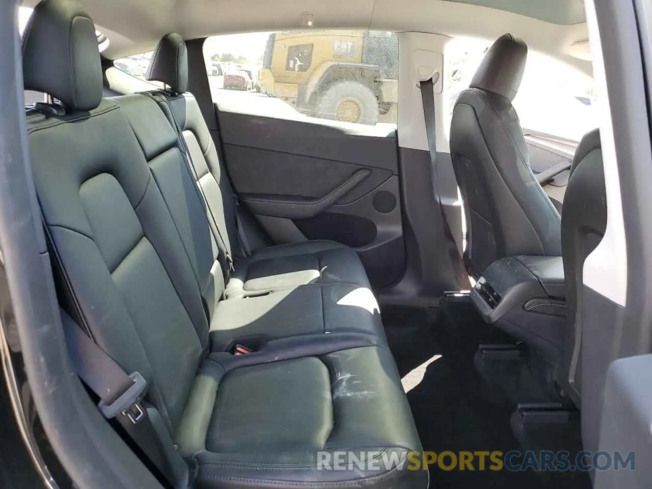 10 Photograph of a damaged car 7SAYGAEE3RF089122 TESLA MODEL Y 2024