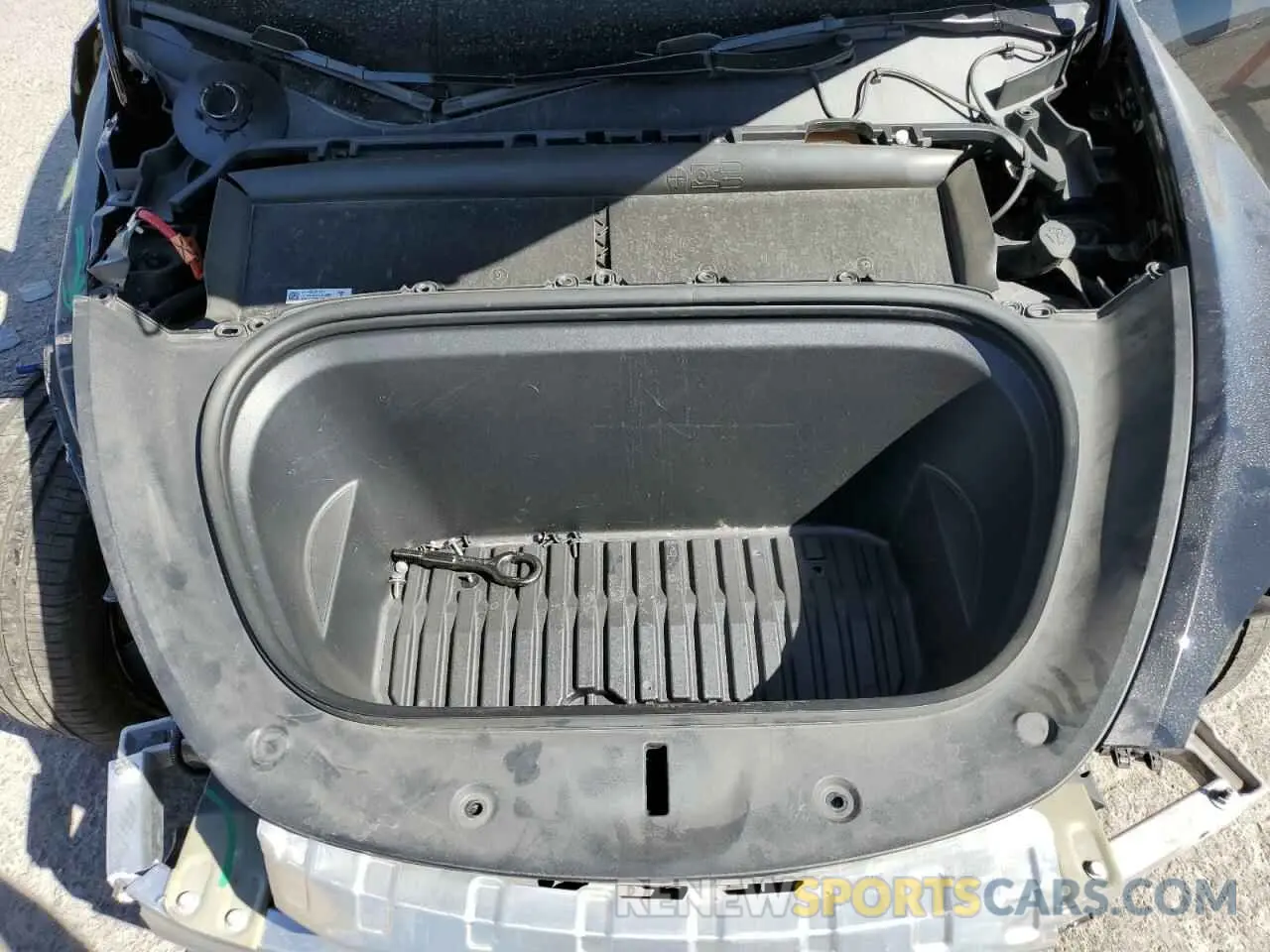 11 Photograph of a damaged car 7SAYGAEE3RF089122 TESLA MODEL Y 2024