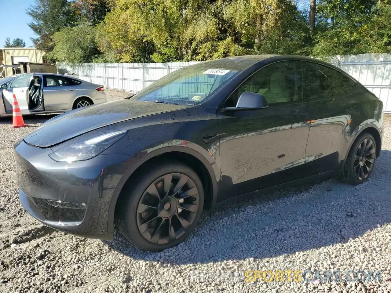 1 Photograph of a damaged car 7SAYGAEE3RF117727 TESLA MODEL Y 2024