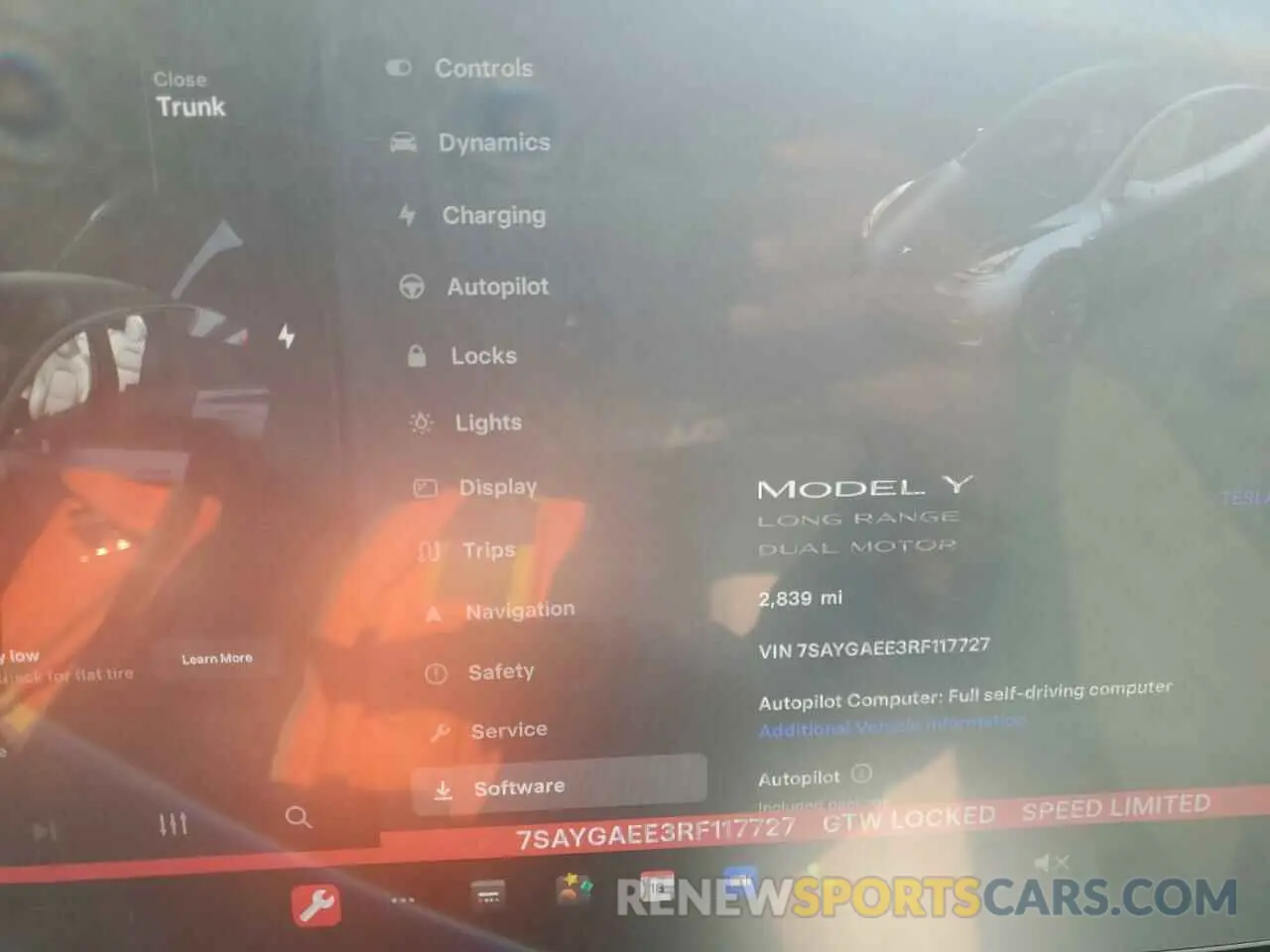 9 Photograph of a damaged car 7SAYGAEE3RF117727 TESLA MODEL Y 2024