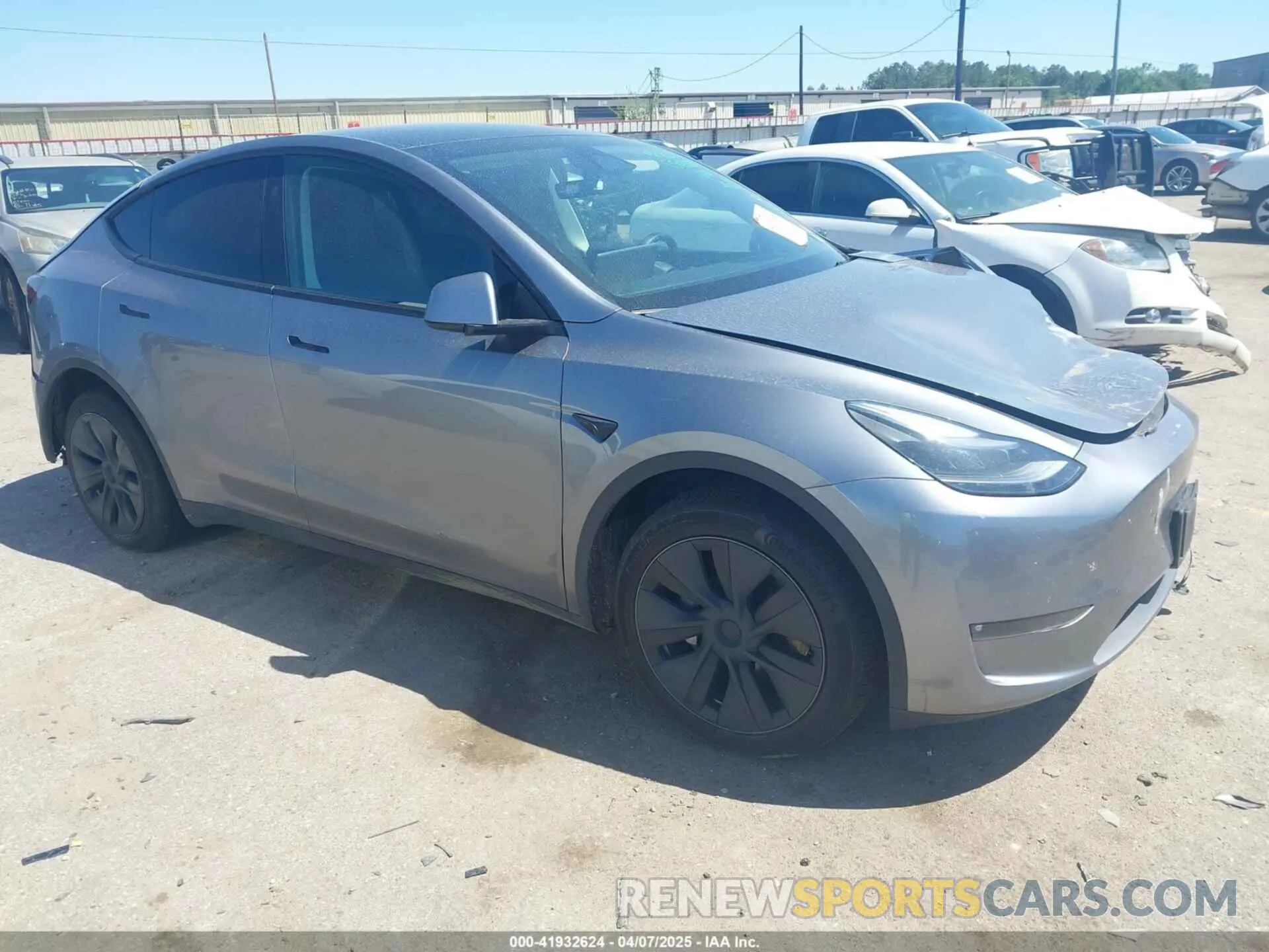 1 Photograph of a damaged car 7SAYGAEE3RF153644 TESLA MODEL Y 2024
