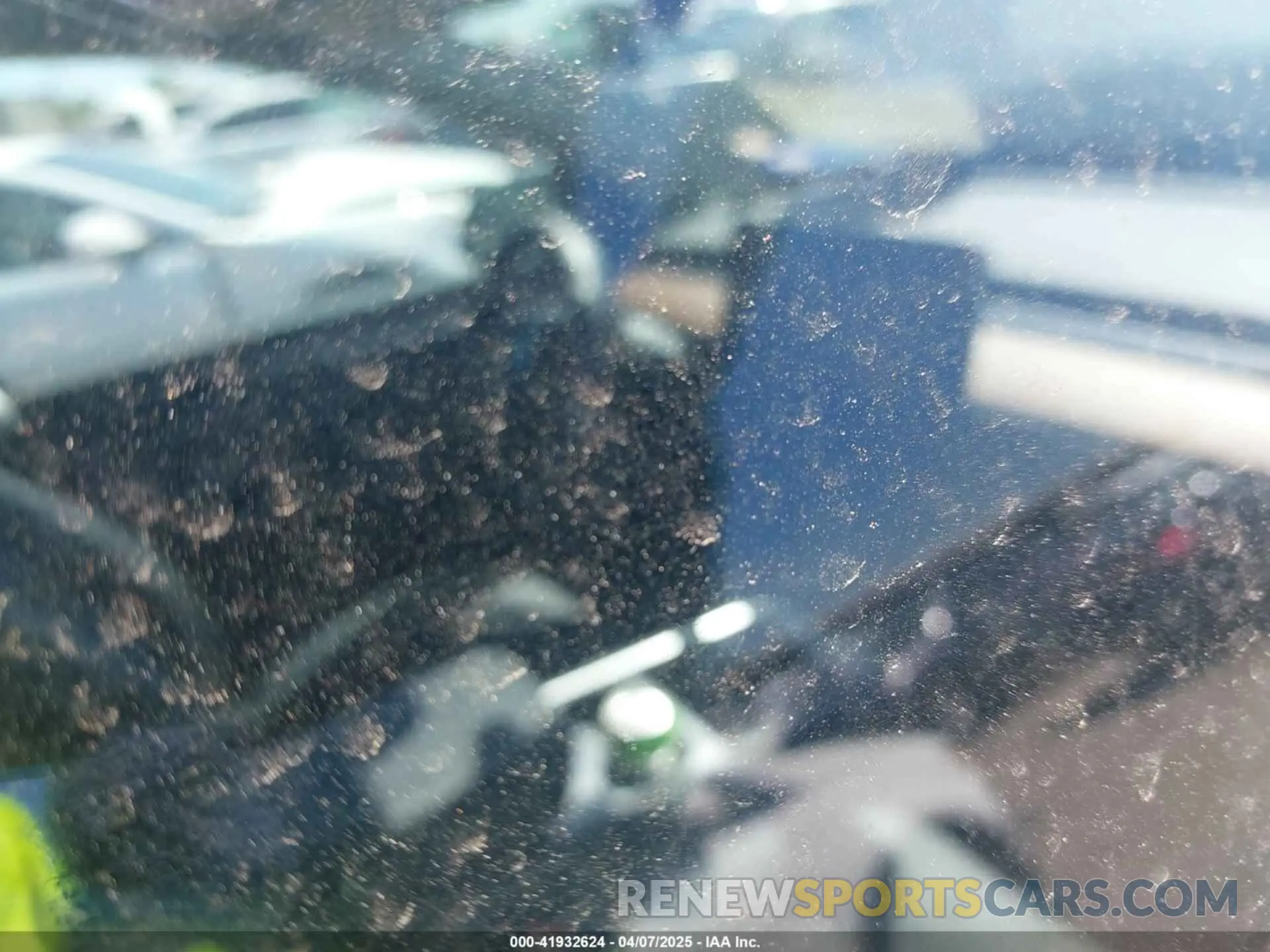 15 Photograph of a damaged car 7SAYGAEE3RF153644 TESLA MODEL Y 2024