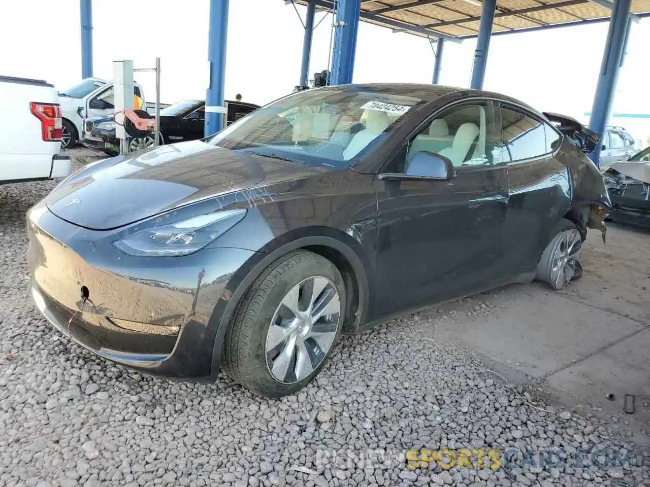 1 Photograph of a damaged car 7SAYGAEE4RF077075 TESLA MODEL Y 2024