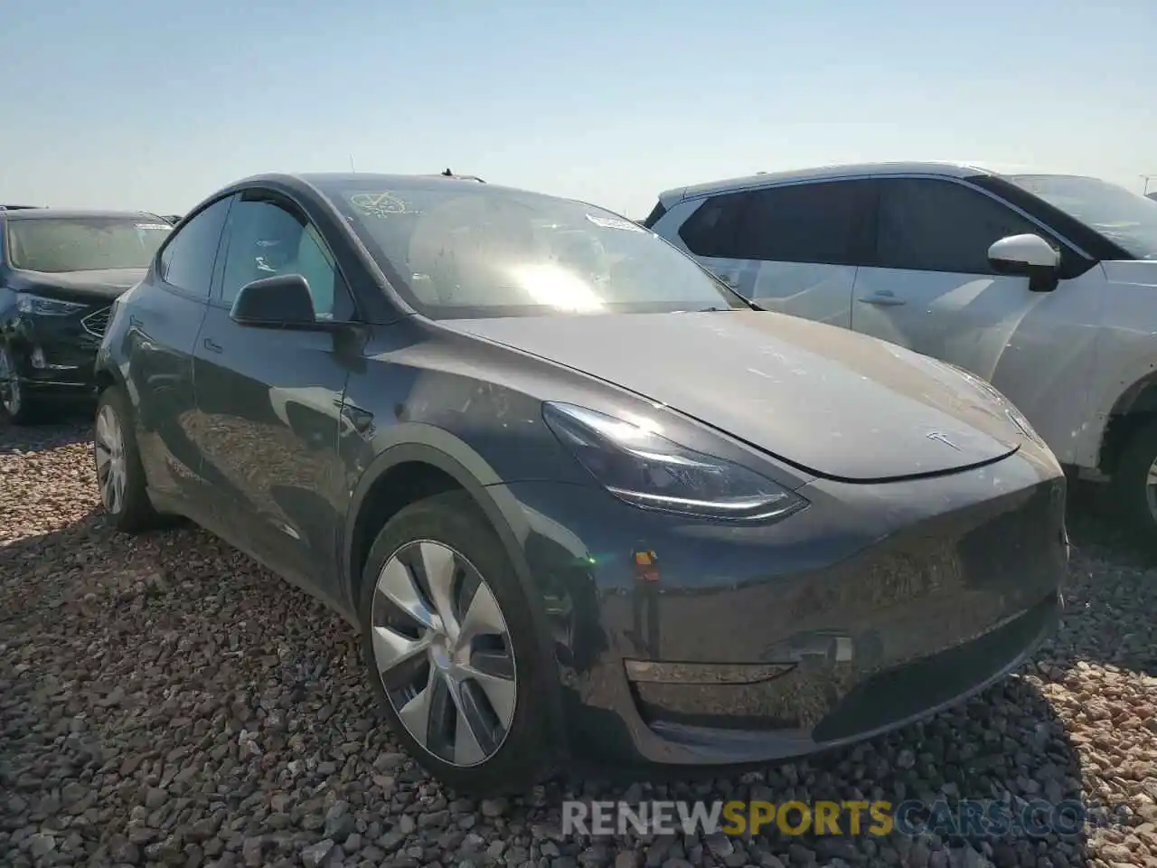 4 Photograph of a damaged car 7SAYGAEE4RF077075 TESLA MODEL Y 2024