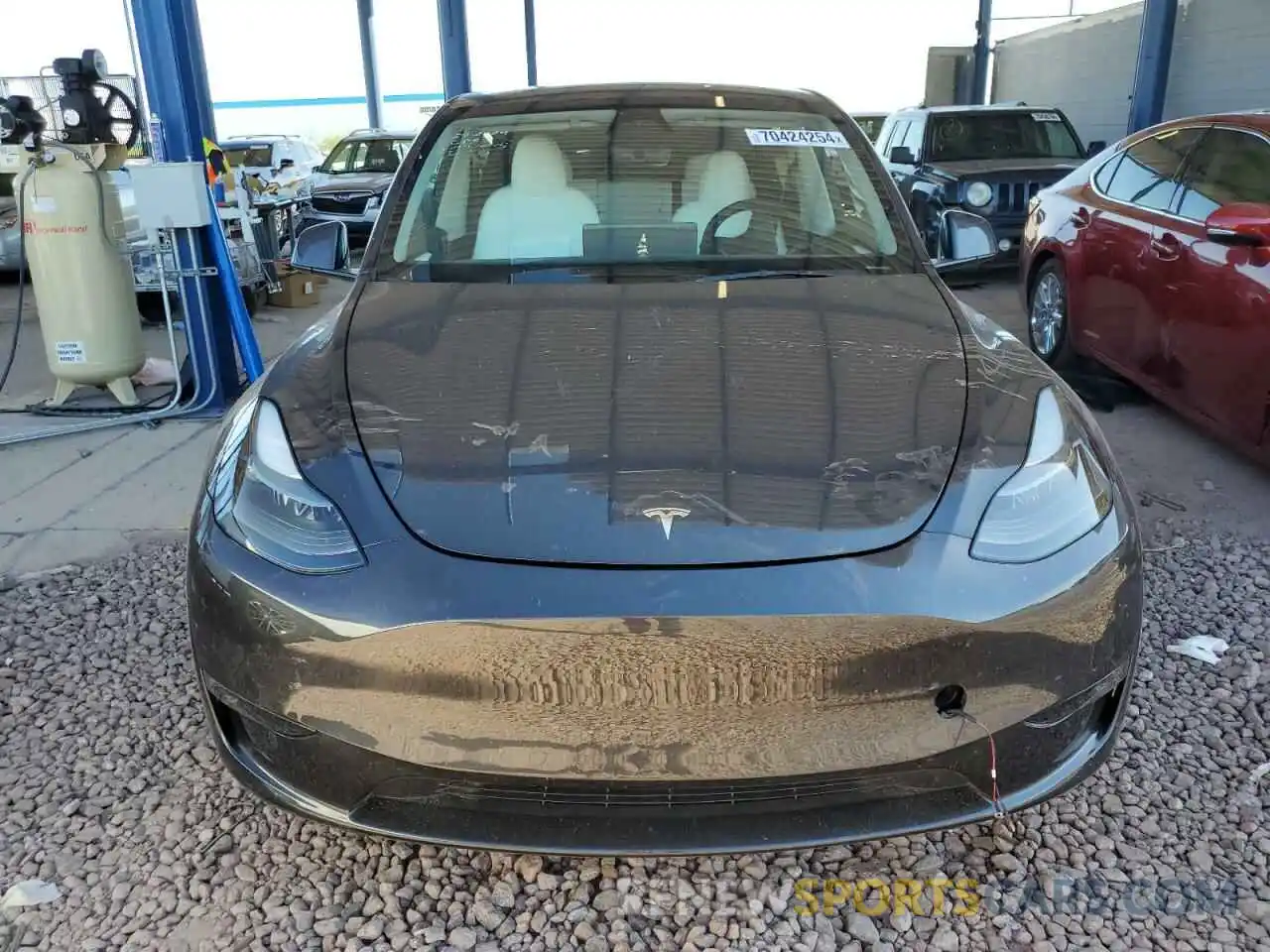 5 Photograph of a damaged car 7SAYGAEE4RF077075 TESLA MODEL Y 2024