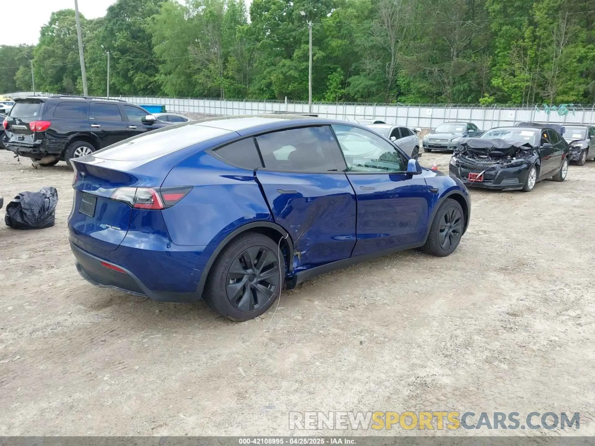 4 Photograph of a damaged car 7SAYGAEE4RF161266 TESLA MODEL Y 2024
