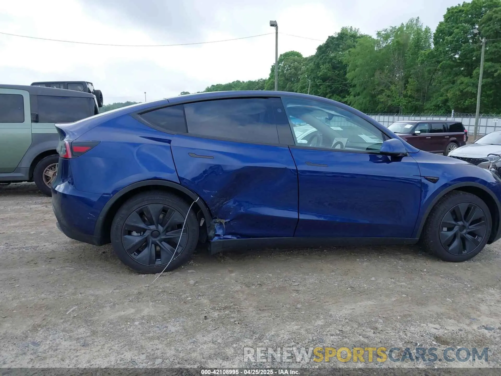 6 Photograph of a damaged car 7SAYGAEE4RF161266 TESLA MODEL Y 2024