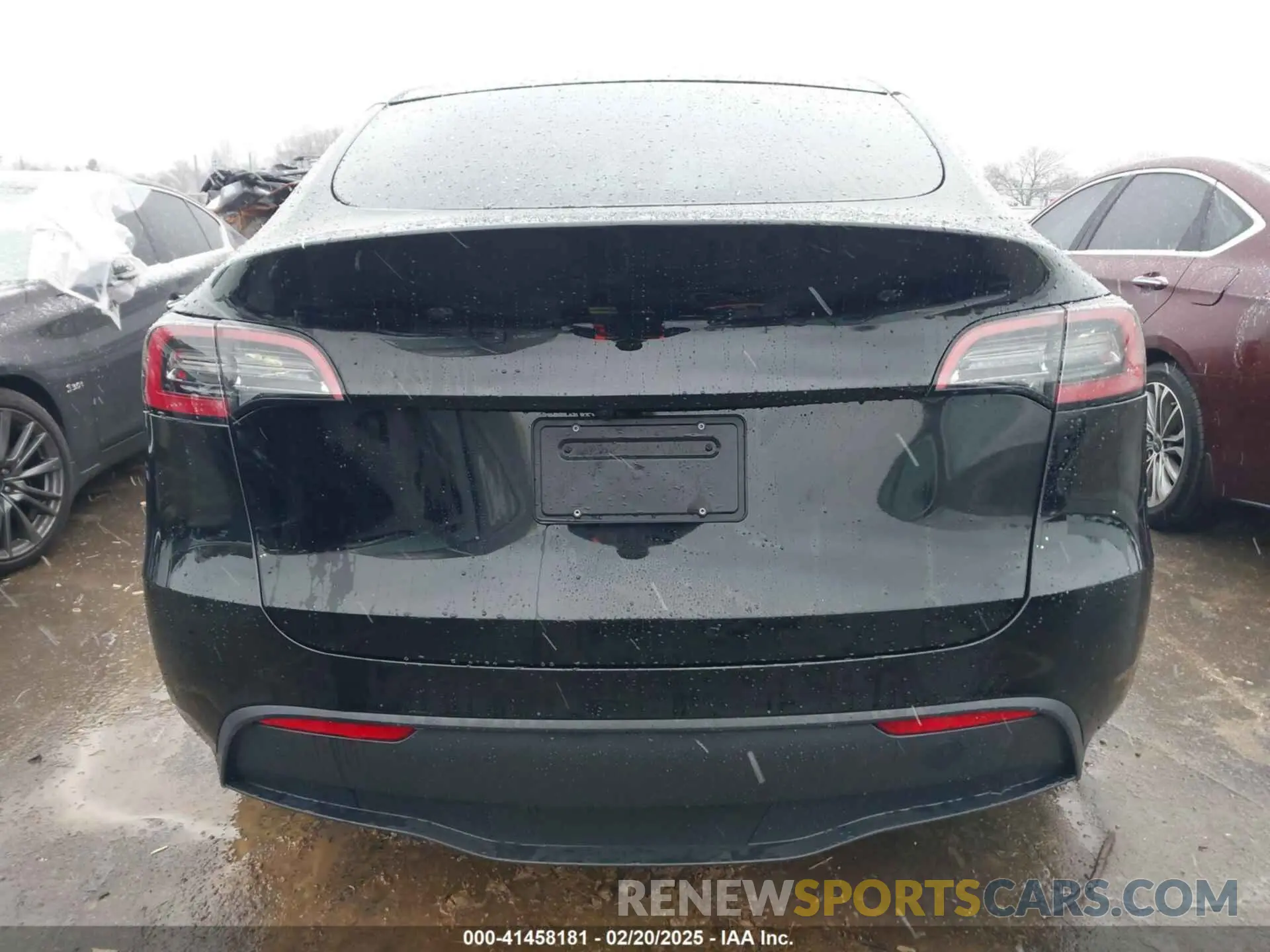 15 Photograph of a damaged car 7SAYGAEE4RF985266 TESLA MODEL Y 2024
