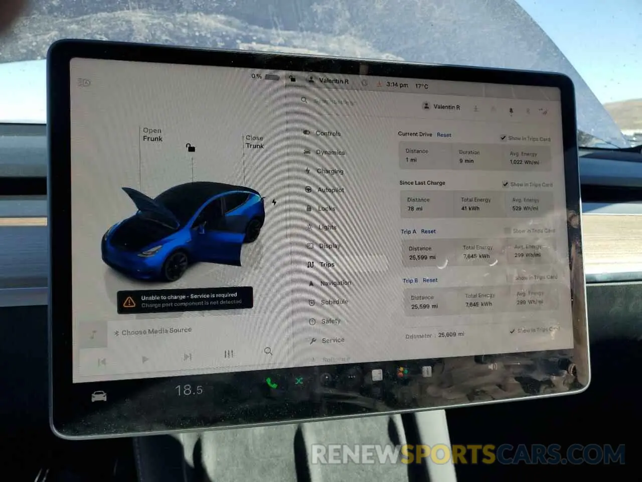 9 Photograph of a damaged car 7SAYGAEE5RF003891 TESLA MODEL Y 2024