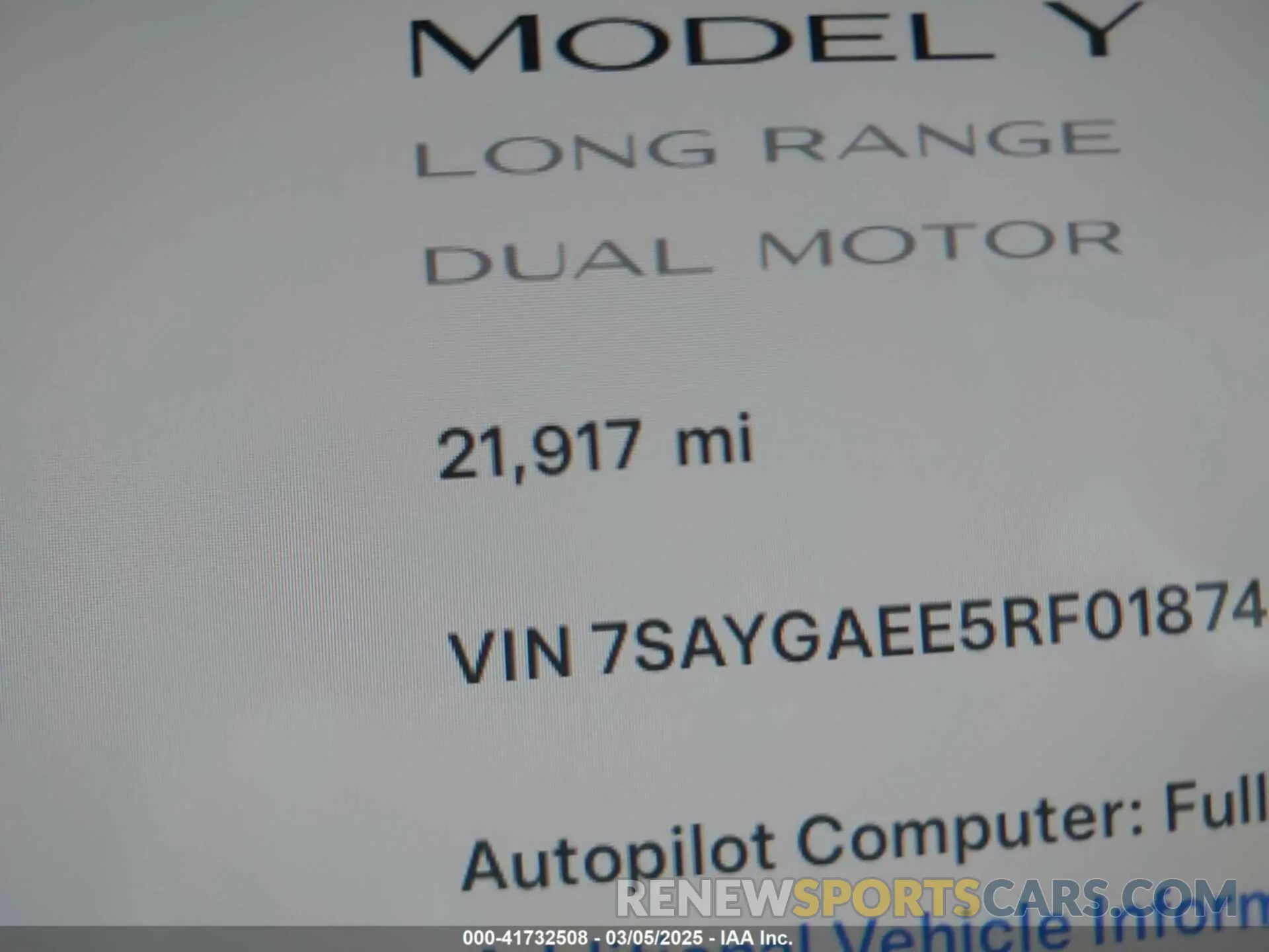 15 Photograph of a damaged car 7SAYGAEE5RF018746 TESLA MODEL Y 2024