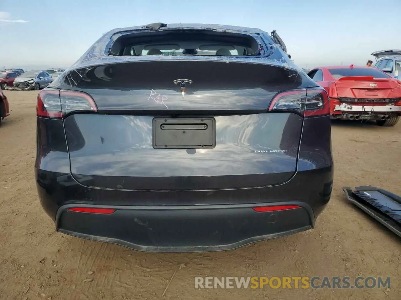 6 Photograph of a damaged car 7SAYGAEE5RF027463 TESLA MODEL Y 2024