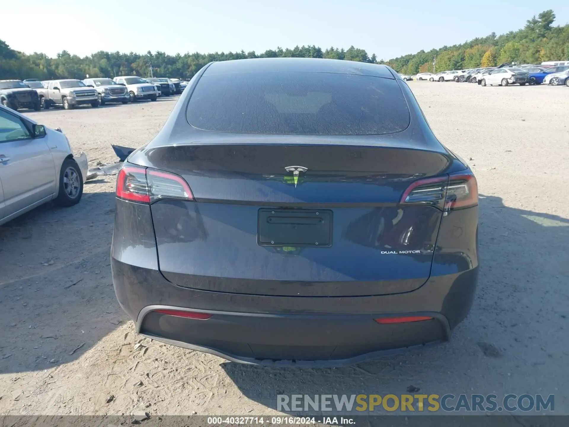17 Photograph of a damaged car 7SAYGAEE5RF077814 TESLA MODEL Y 2024