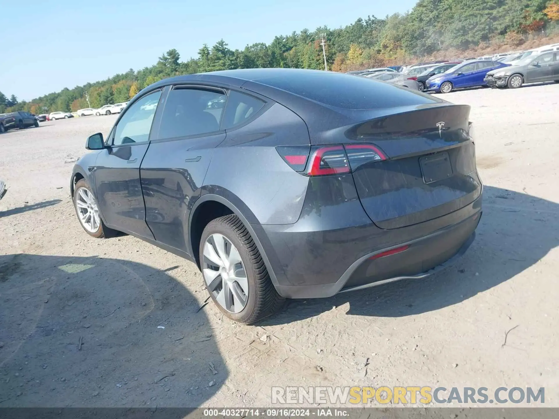 3 Photograph of a damaged car 7SAYGAEE5RF077814 TESLA MODEL Y 2024